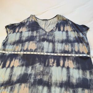 Tart Blue and Cream V-Neck Top